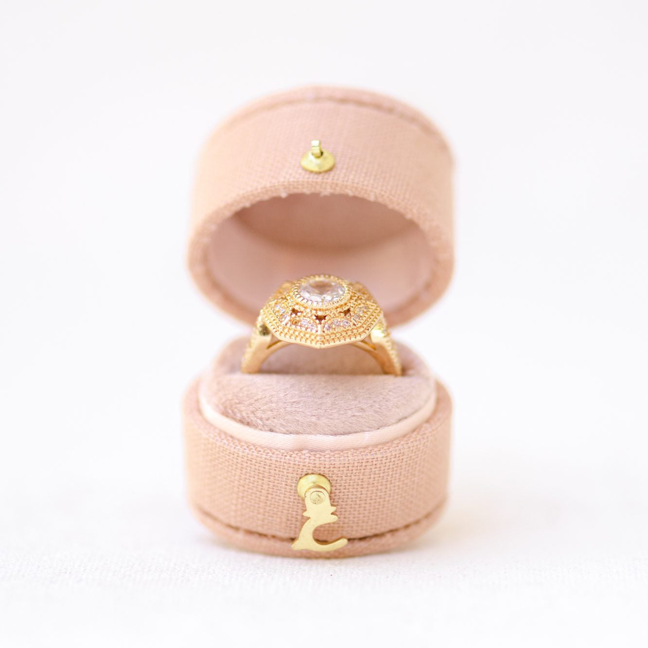 Oval Heritage Petite Box - Parisian Pink Linen image