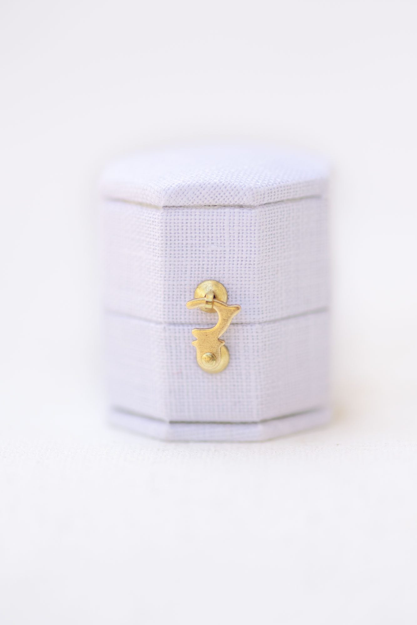 Mini Octogon Heritage Petite Box - Dove White Linen image