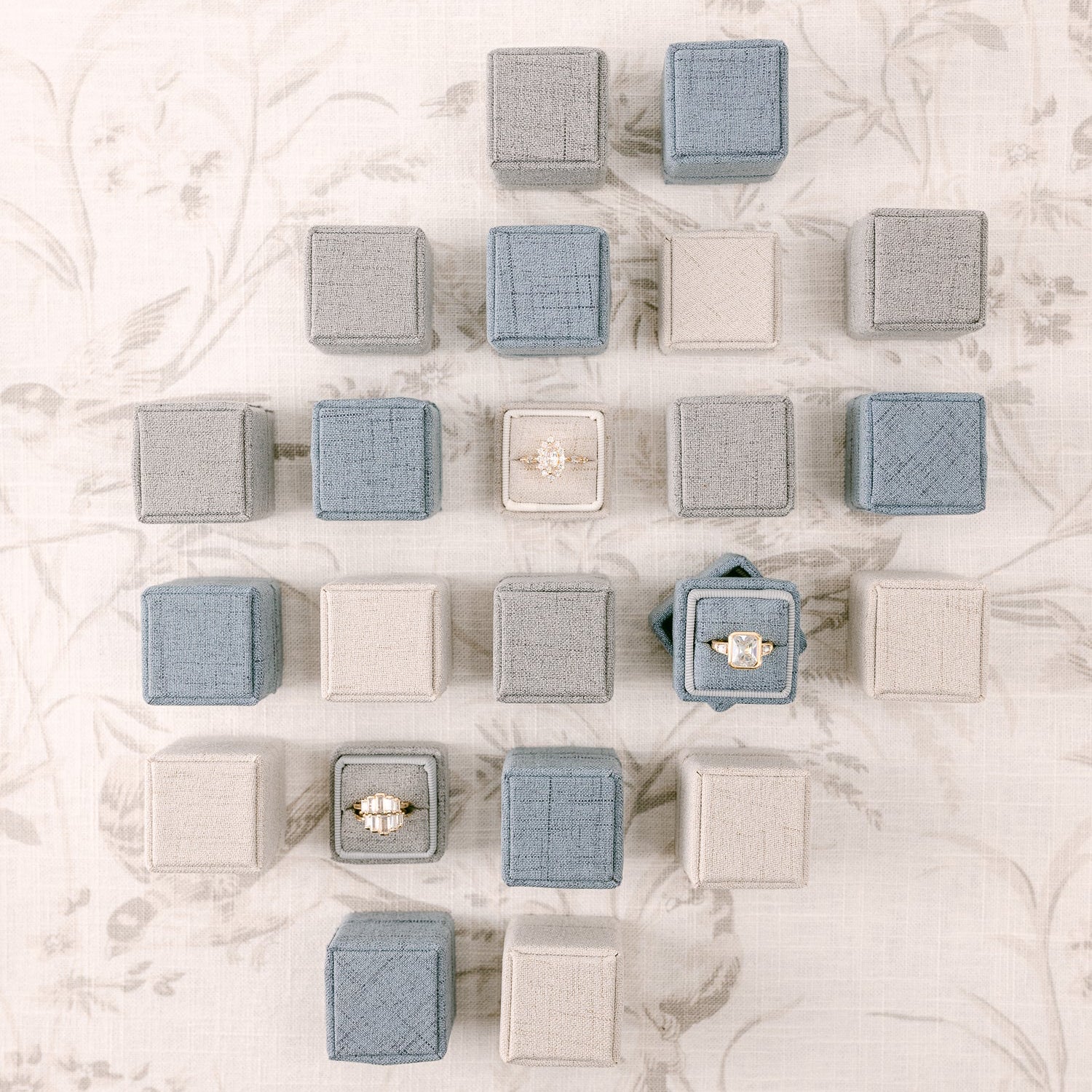 Square Linen Ring Box