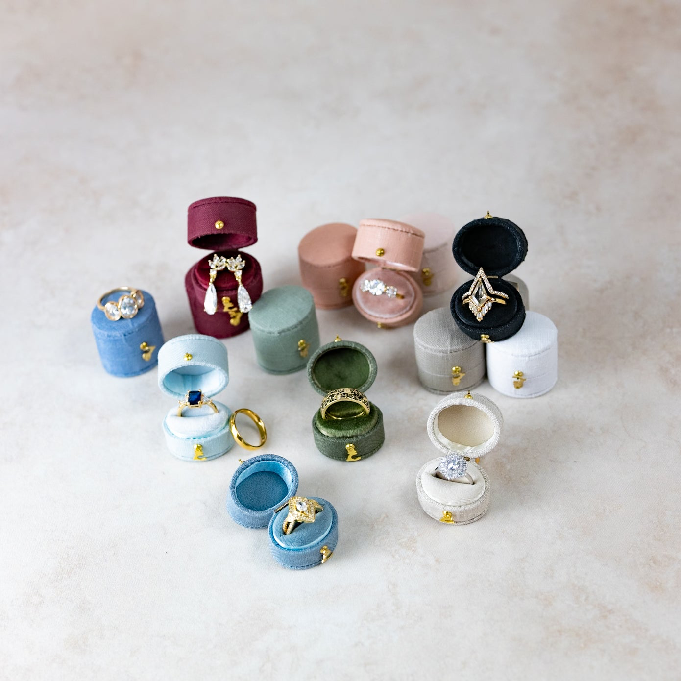 The Styling Reserve Petite Oval - Vintage RIng Boxes - Vintage Engagement Ring Box