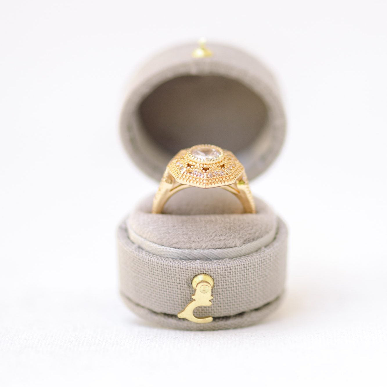 Oval Heritage Petite Box - Greige Linen image