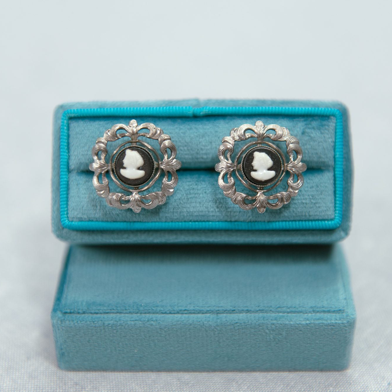 Rectangle Velvet Single Slot Ring Box image 3