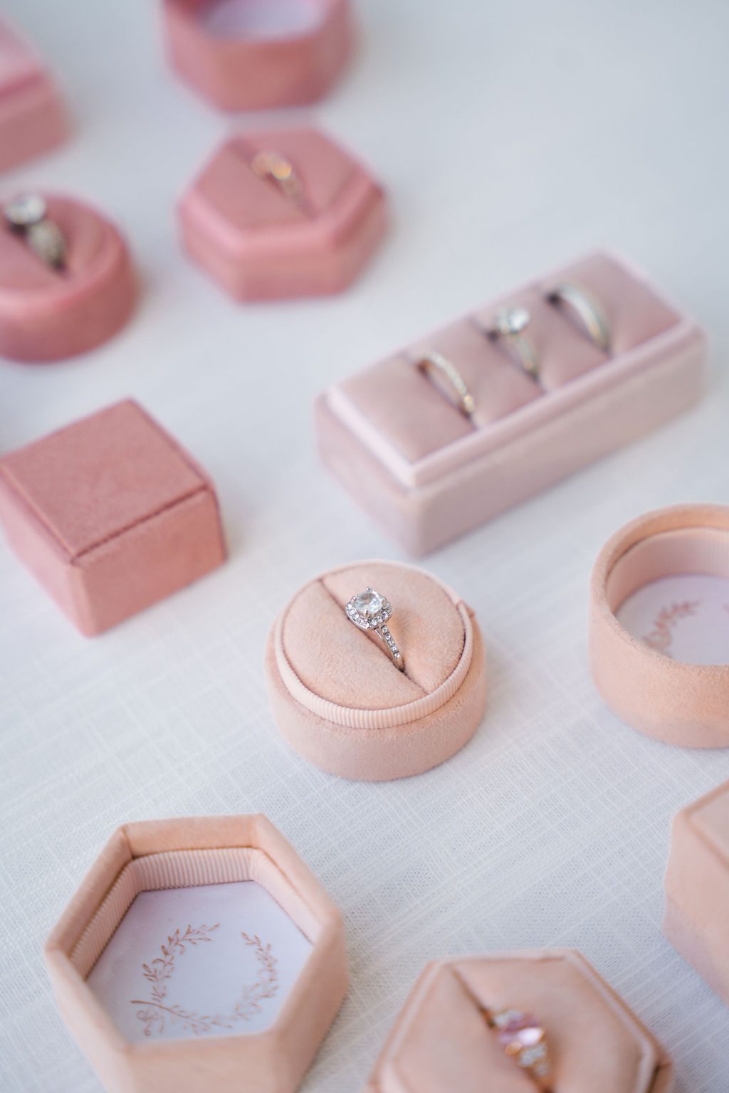 Circle Suede Ring Box image 9
