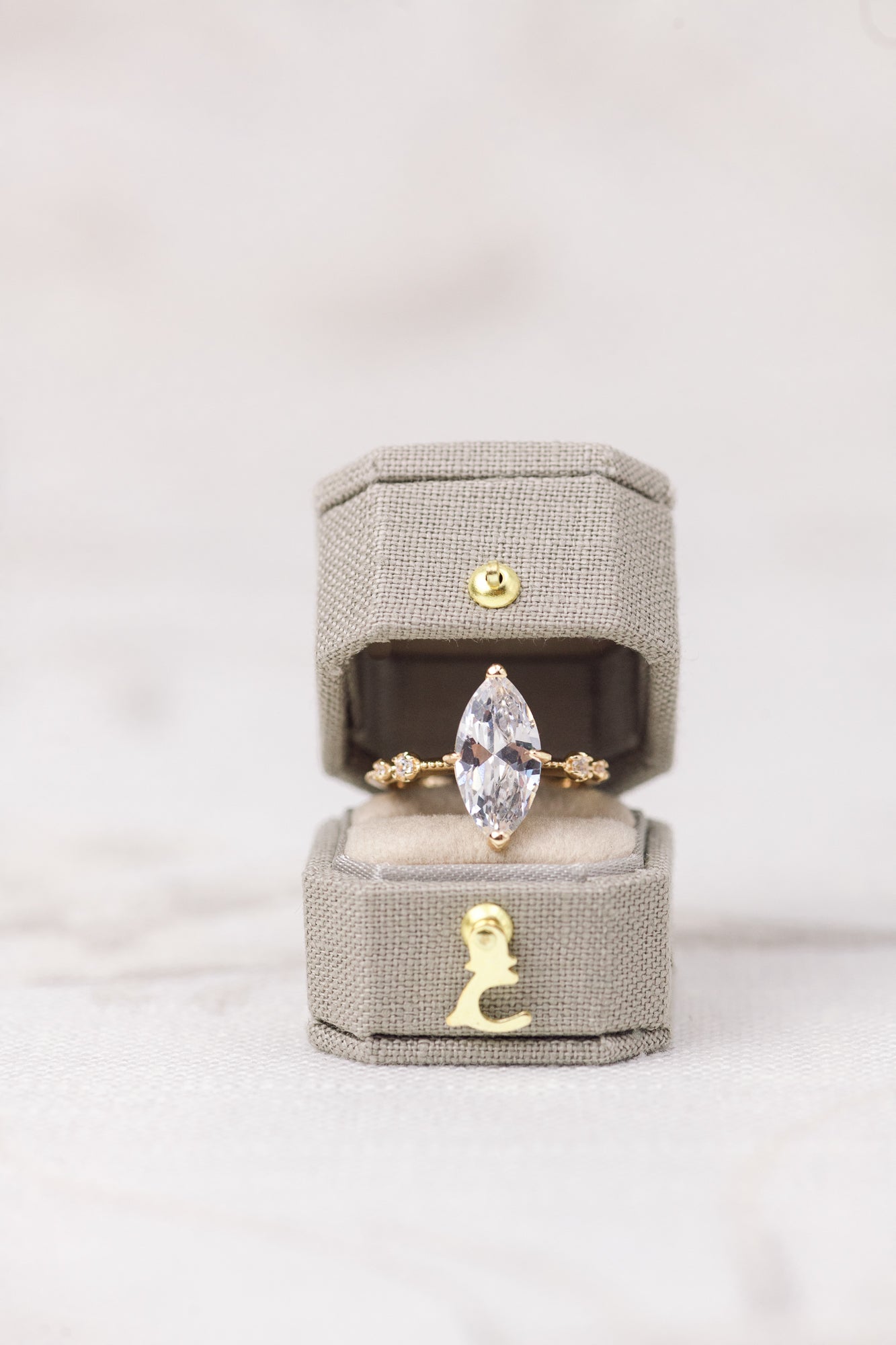 Mini Bevelled Edge Heritage Petite Box